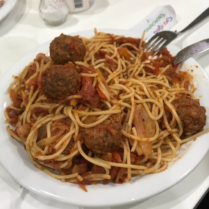 photo of Loving Hut Albóndigas con spaghetti shared by @veganmorfi on  03 Nov 2021 - review