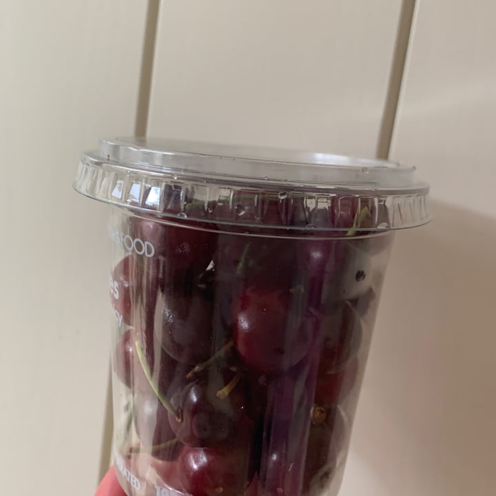 photo of Woolworths Food Cherries shared by @carlicosta on  04 Nov 2021 - review