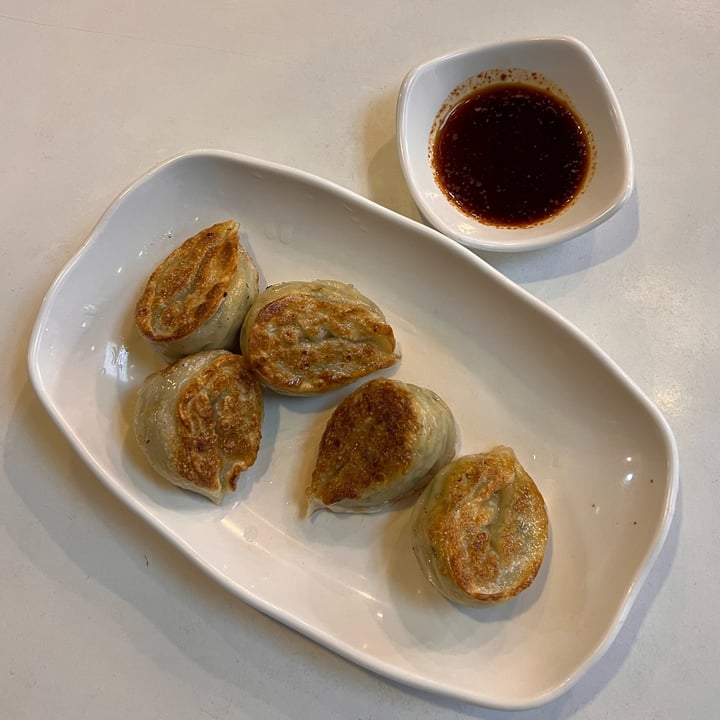 photo of Maru JaYeonSik Kimbap Fried dumplings shared by @skootykoots on  08 Dec 2022 - review