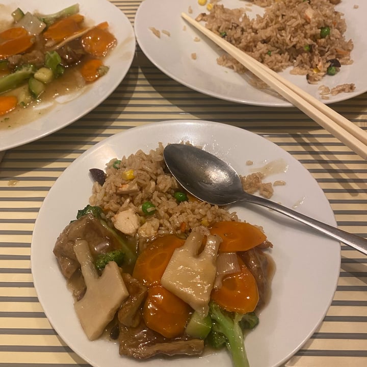review photo of Vegesana & One Ramen 'Sepia' en salsa con verduras y setas shared by @sofirest166 on 04 Jul 2022 - review