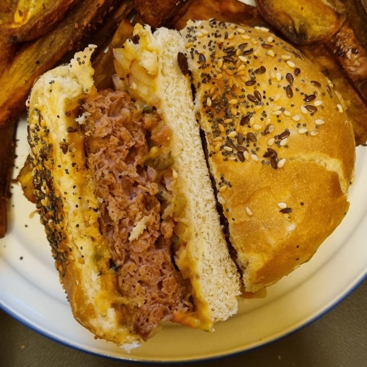 review photo of Williamsburg Beyond Cheese shared by @beto71 on 24 Sep 2021 - review