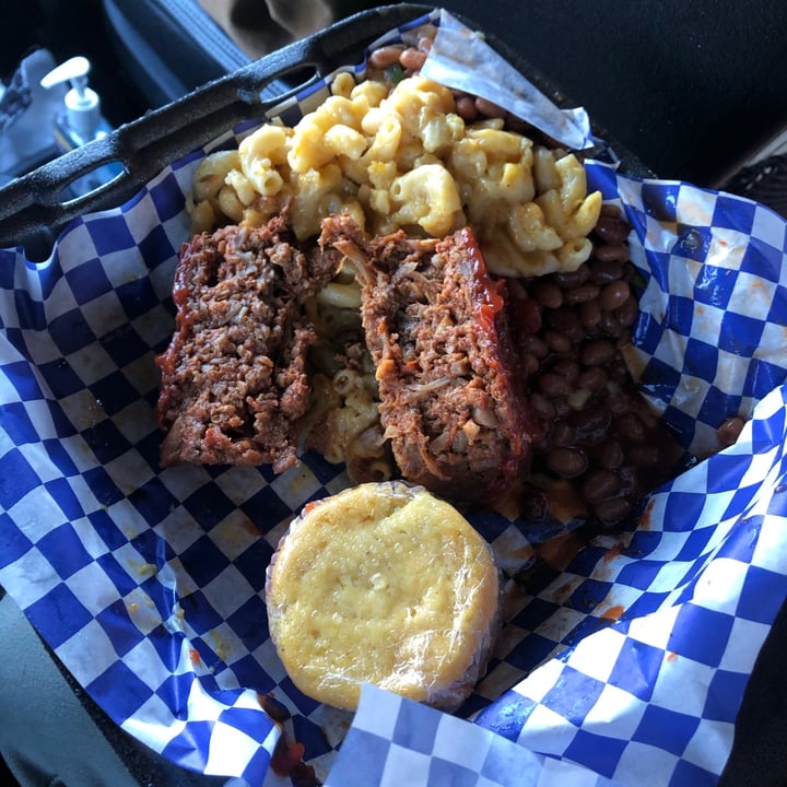 photo of Sunshine Vegan Eats, LLC. Vegan ribs, Mac N’ Cheese, Jalepeño Cornbread Muffin, And Potato Salad shared by @stephaniefroebel on  03 May 2021 - review