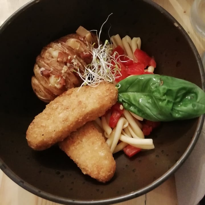 review photo of ...IDEM CON PATATE Bowl salata shared by @andrews83 on 22 May 2022 - review