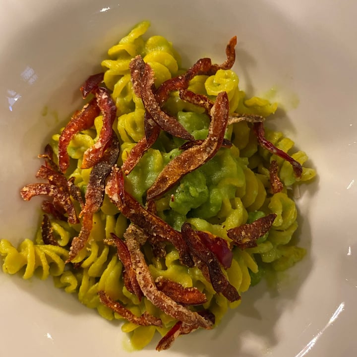 photo of Tavernetta Maria Callas Fusilli Con Crema Di Fave E Peperoni shared by @ladispensavegana on  25 Apr 2022 - review