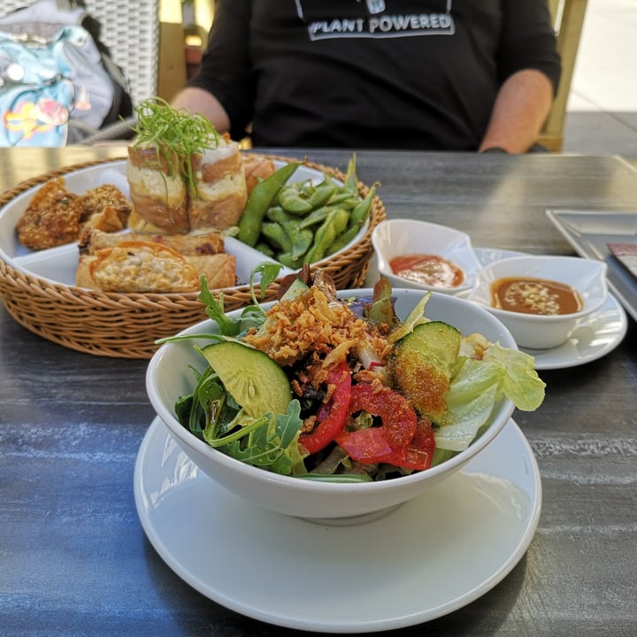 review photo of Vevi Restaurant Mix Vorspeise für 2 Personen shared by @iseeflowers on 09 Aug 2020 - review
