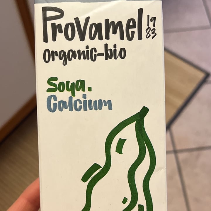 photo of Provamel Organic bio soya calcium shared by @carotinapretty on  20 Apr 2022 - review