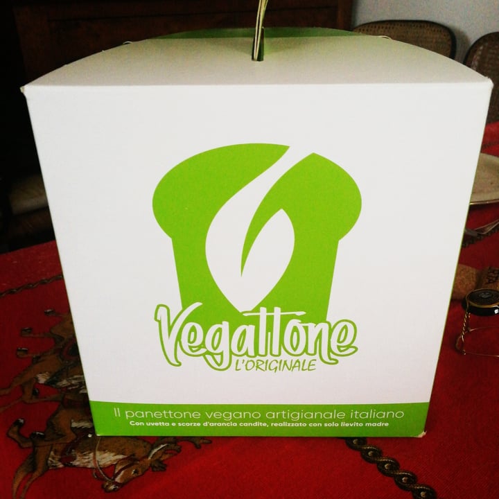 photo of Vegattone Il panettone vegano artigianale italiano  shared by @lucy83 on  31 Dec 2022 - review