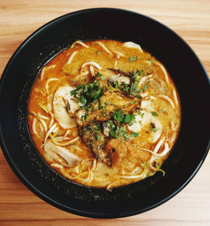 photo of Veg Cafe Spaghetti Fried Laksa shared by @hownowbrownkow on  12 Mar 2018 - review