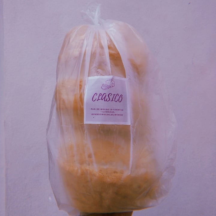 review photo of Pan de molde La Libertad Pan de molde clásico de oliva shared by @julivegetal on 12 Nov 2020 - review