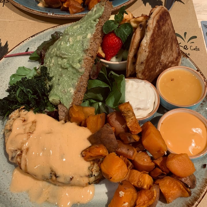 photo of Shake Café Vegan Brunch shared by @laura-5 on  08 Oct 2022 - review
