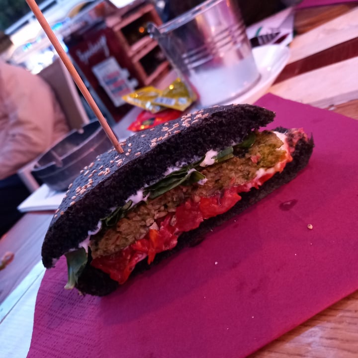 photo of Speakeasy Arona Vegan Burger shared by @bastante on  17 Apr 2022 - review