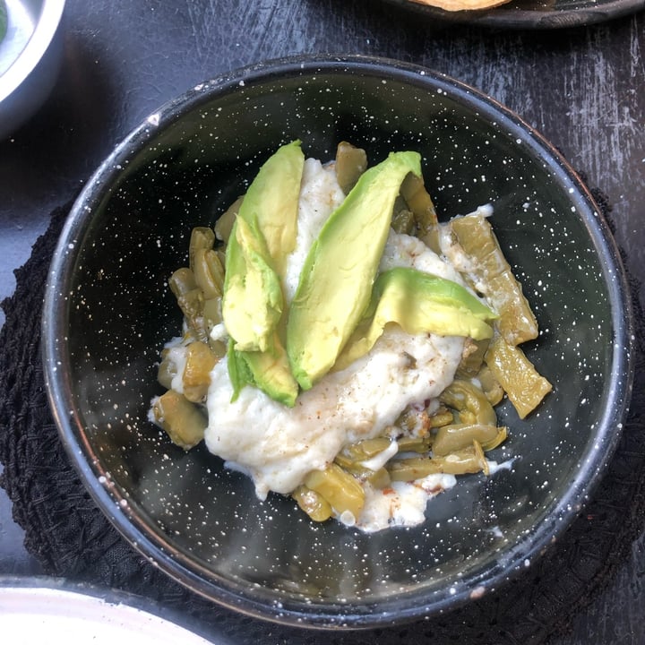 review photo of Por Siempre Vegana TaquerĂa Queso fundido con nopales shared by @keendy on 01 Aug 2022 - review