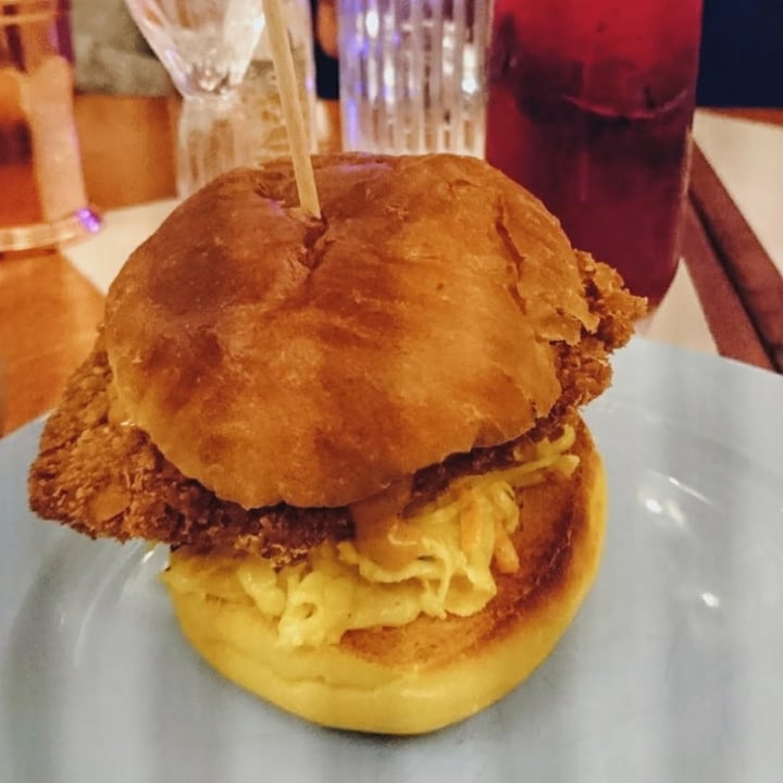photo of Genesis Plant Based Alchemy Fried Chicken Burger shared by @sunmoony on  27 Jun 2021 - review