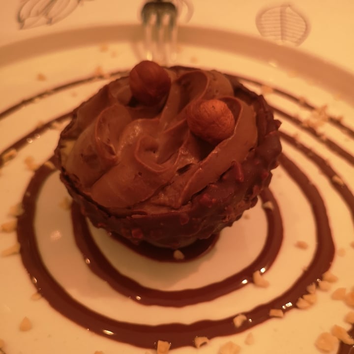 photo of Nativa Ristorante Rocher al cioccolato con cuore al caramello salato shared by @circeveg on  28 Jul 2022 - review
