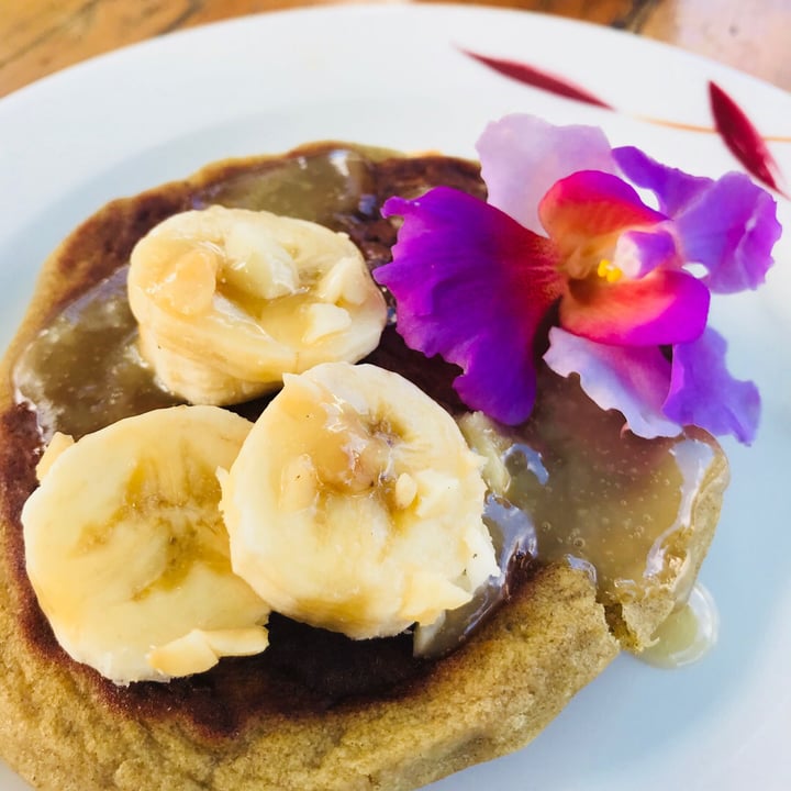 review photo of Russell’s by Eat Healthy Kauai Banana Mac Nut Pancakes shared by @anandabhavani on 10 Aug 2018 - review