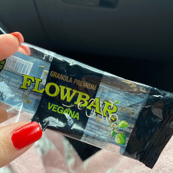 photo of Flowbar Barra Granola Vegana Premium shared by @liviaraick on  08 Jun 2022 - review