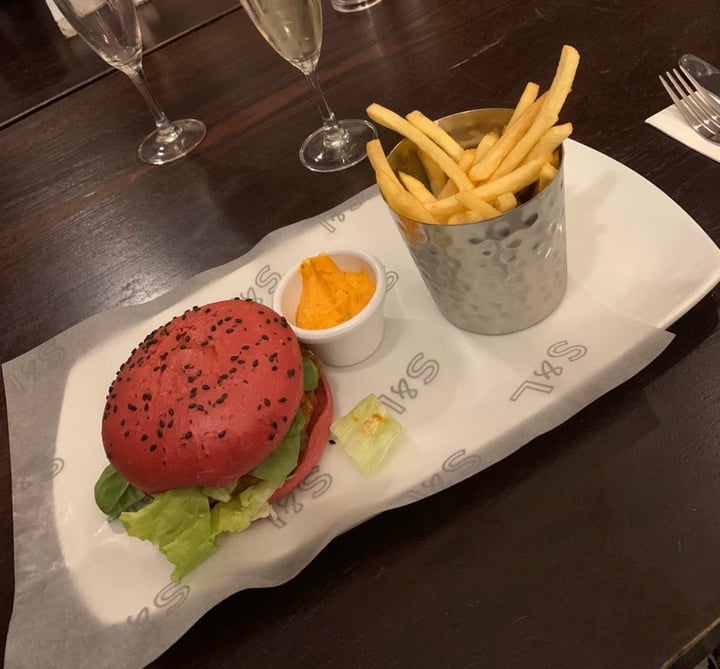 photo of Slug & Lettuce Nottingham Moving Mountains B12 Burger shared by @rebeccaskye on  22 Dec 2019 - review