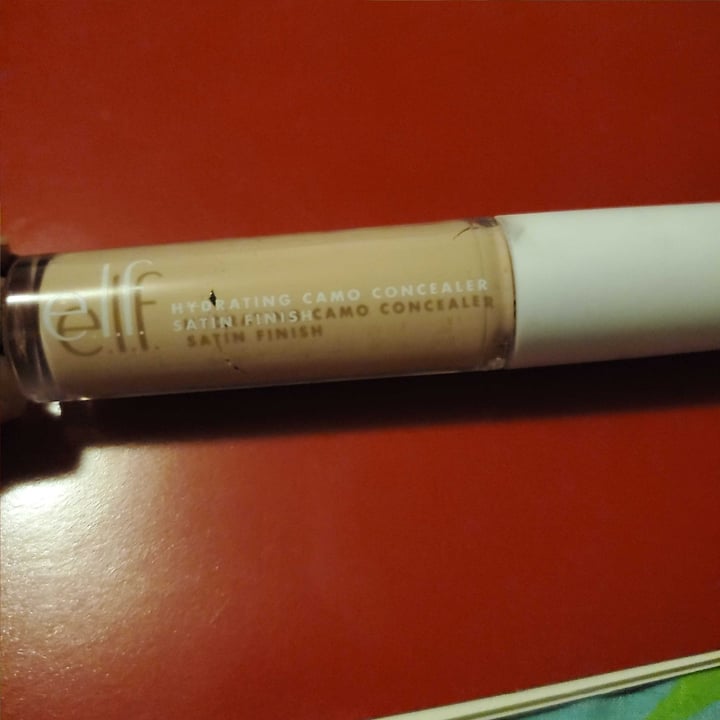 photo of e.l.f. Cosmetics Hydrating Como Concealer Satin Finish shared by @adrigirl on  30 Apr 2020 - review