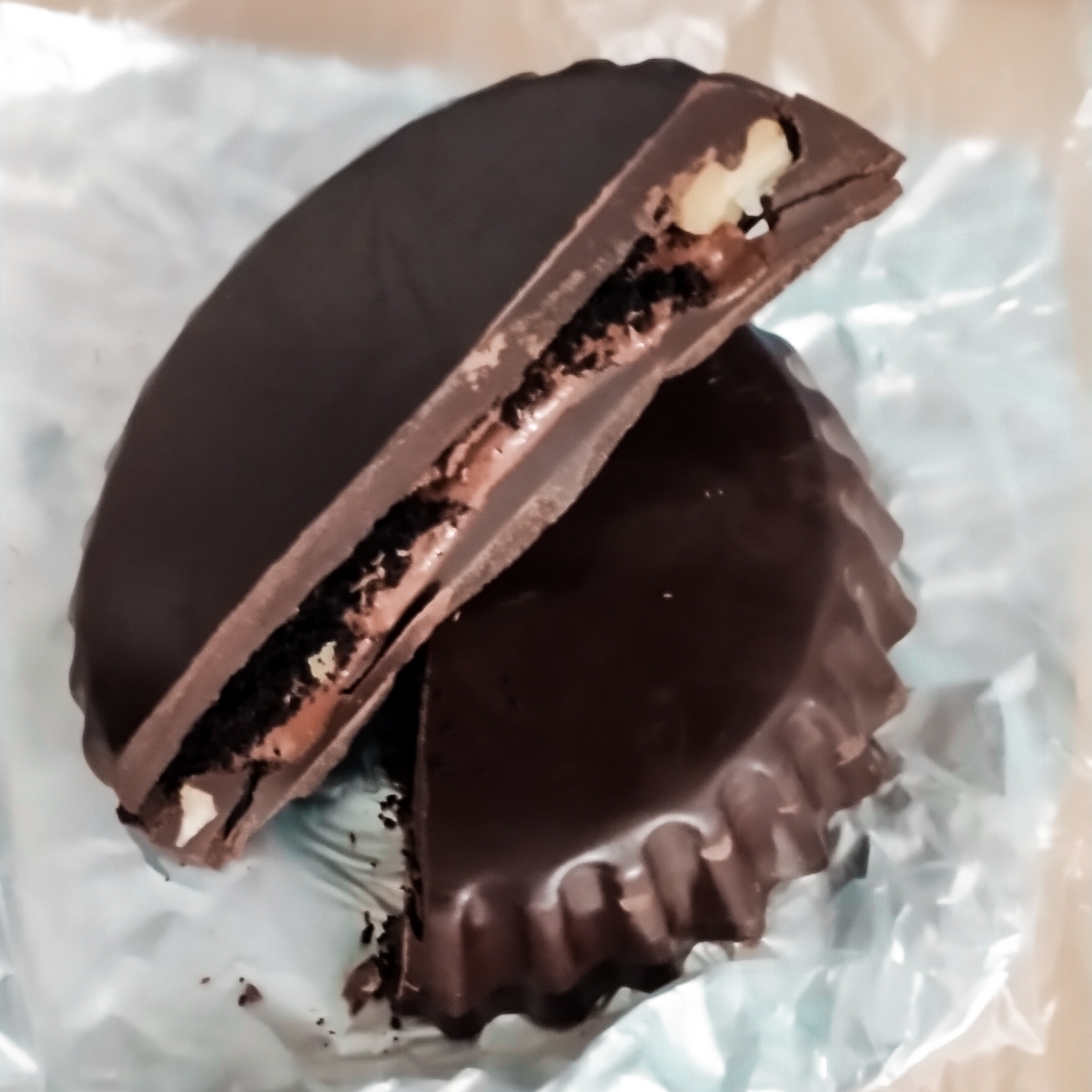 6 Shreen Medallón XXL shreen from Somos Bigote's Chocolate - Vegan Product ...