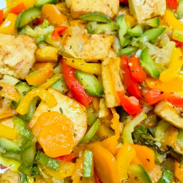Photo of the dish “tofu con verdure di stagione”