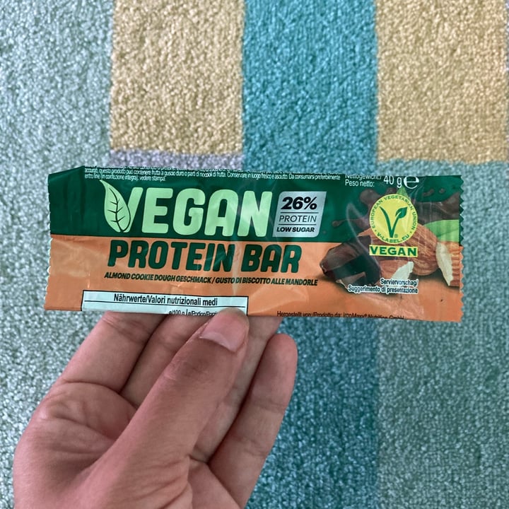 photo of IronMaxx vegan protein bar gusto biscotto alle mandorle shared by @giucig on  17 Aug 2022 - review