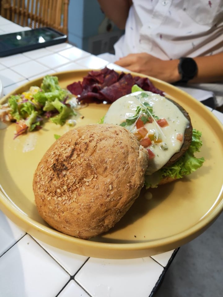 review photo of Burgreens Express Dharmawangsa Big Max Burger shared by @graciousmay on 09 Dec 2019 - review