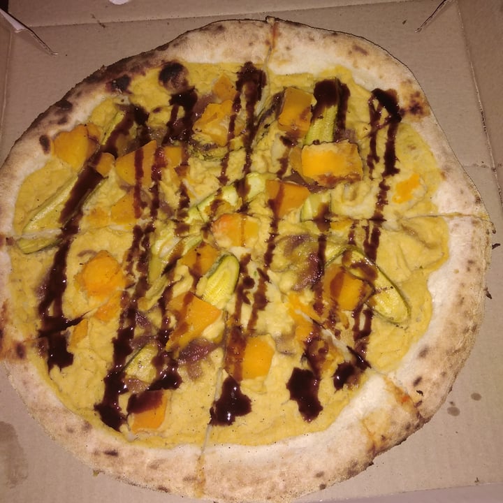 photo of Ferdinando's Pizza Al Baba Sababa Vegan Pizza with Hummus Base shared by @laurenbettyd on  05 Nov 2021 - review