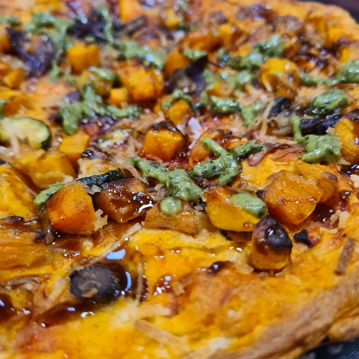 photo of Pick n Pay Basil Pesto Veggie Pizza shared by @veronicagroen on  23 Jul 2022 - review