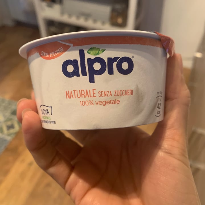 photo of Alpro Yogurt di soia Al Naturale No Sugars shared by @catortorella on  08 Feb 2022 - review
