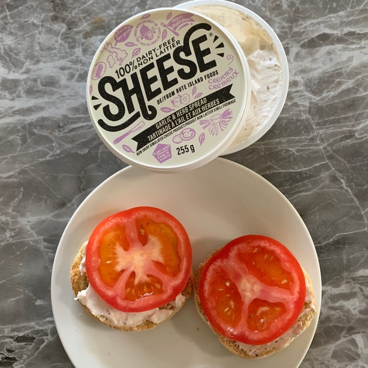 photo of Bute Island Foods Garlic & Herb Creamy Sheese shared by @novamercury on  18 Jul 2022 - review