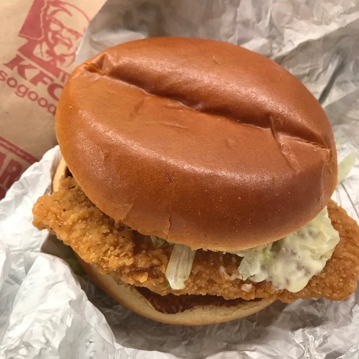 photo of Kfc Kfc Vegan "Chicken" Burger shared by @veganvanman on  03 Nov 2020 - review