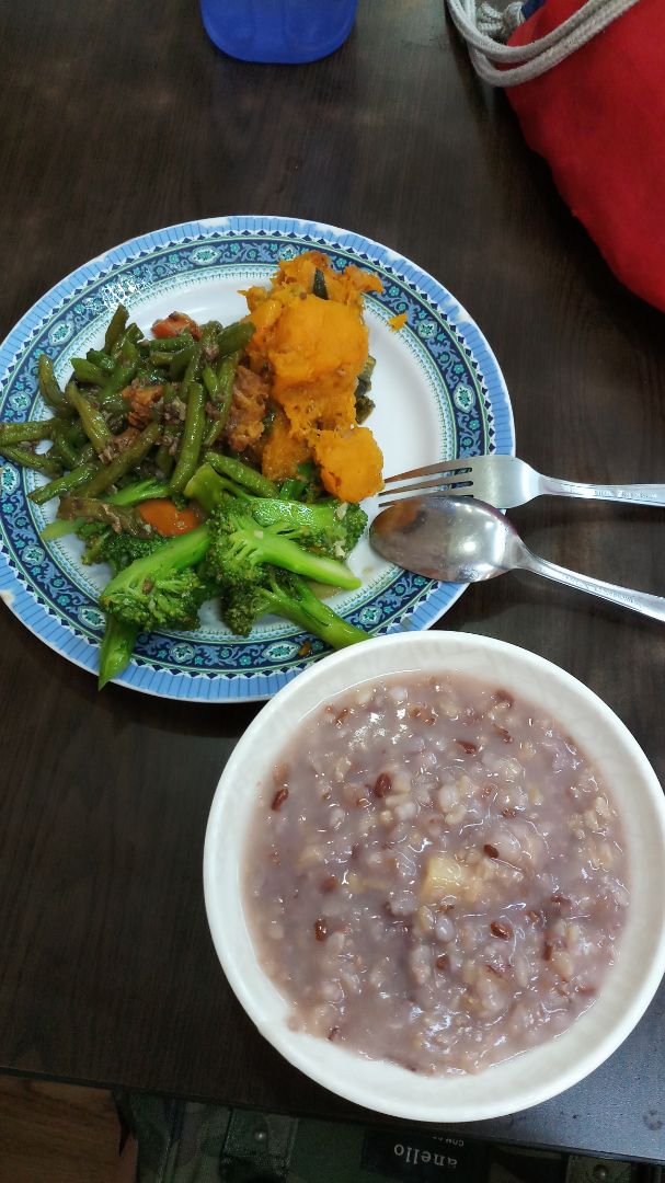 photo of Yi Xin Vegetarian Mixed Vegetable with brown rice porridge shared by @zoebelle2504 on  26 Oct 2019 - review