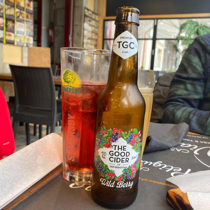 review photo of The Good Cider Wild Berry shared by @juanitu on 27 Oct 2021 - review
