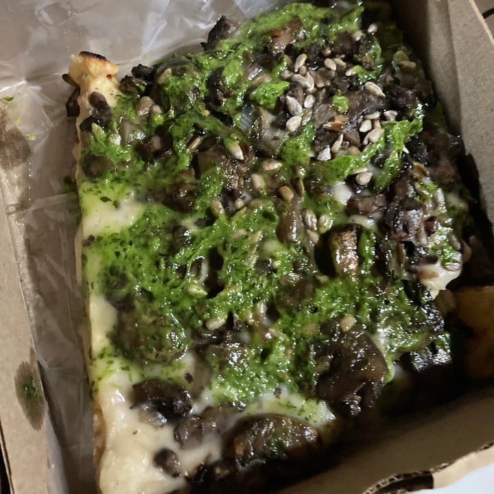 photo of Pizza Vegana Castelar Faina Especial shared by @maiceva on  21 Sep 2021 - review
