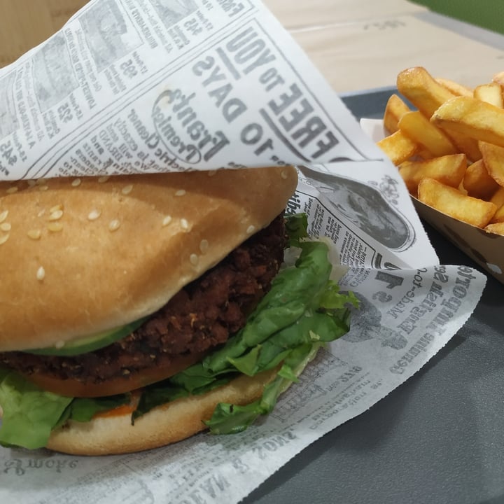 photo of deWeggie's Hamburguesa de soja shared by @ditovegan on  17 Sep 2021 - review