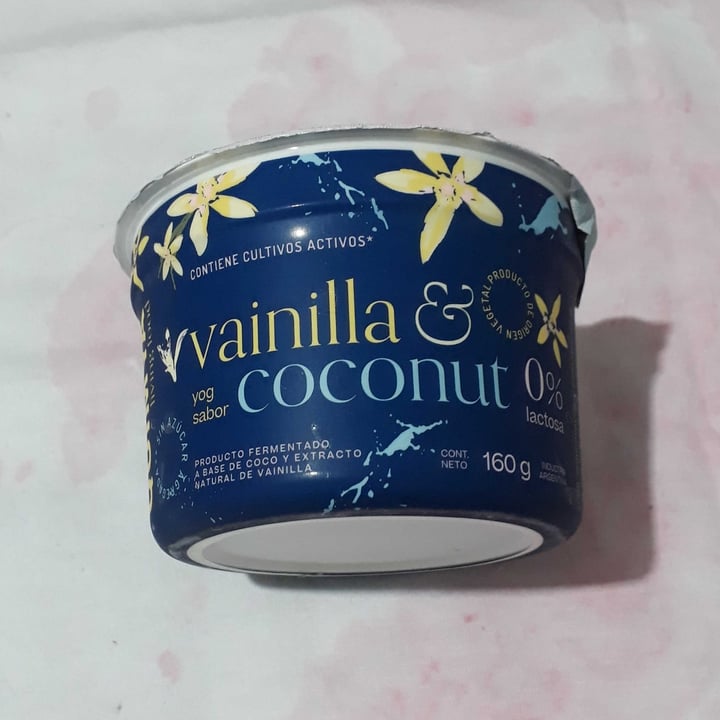 review photo of Quimya Yogurt de vainilla sabor coco sin azucar shared by @lucavegano on 21 Mar 2022 - review
