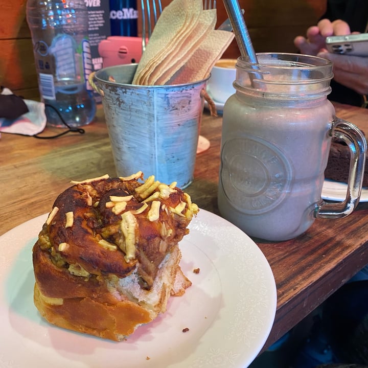 photo of Sweet Release Cakes and Treats cookies and cream milkshake shared by @veganfoodienz on  17 Jun 2022 - review