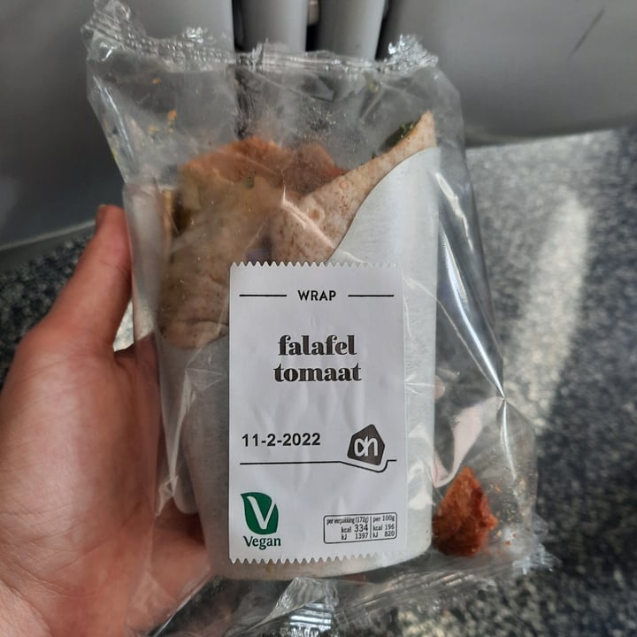 photo of Albert Heijn Wrap falafel tomaat shared by @frendssnotfood on  13 Feb 2022 - review