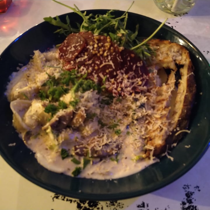 photo of Blackbird - Vegankök & Bar Mushroom tortellini with garlic bread shared by @markotto on  02 Mar 2022 - review