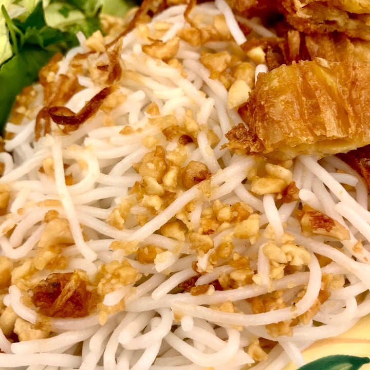 photo of Van Hanh | Vegetarian Restaurant Buddha Bowl (Bún Bì shared by @pdxveg on  10 Oct 2020 - review