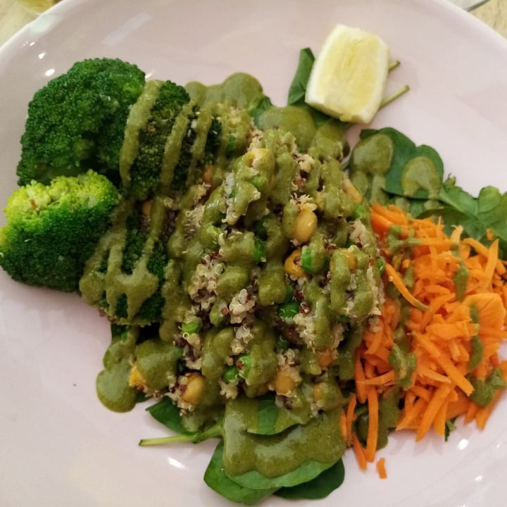 photo of Lexi's Healthy Eatery Yogi Bowl shared by @timoniquejoubert on  22 Jun 2021 - review