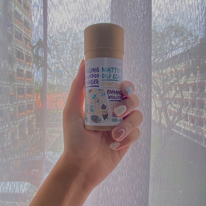 photo of OASIS: Volumising Dry Shampoo shared by @harpreetk on  27 Aug 2021 - review