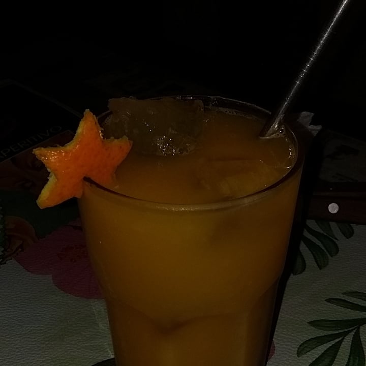 photo of Las Cuevas Jugo De Naranja shared by @dionisiaa on  28 Aug 2022 - review