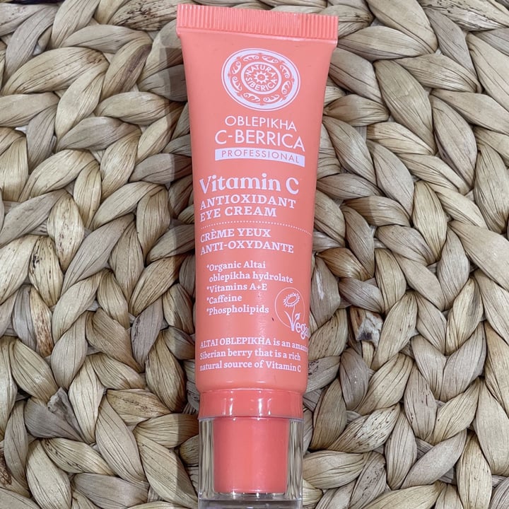 review photo of Oblephika C-Berrika Vitamin C antioxidant eye cream shared by @missborderias on 02 Jul 2022 - review
