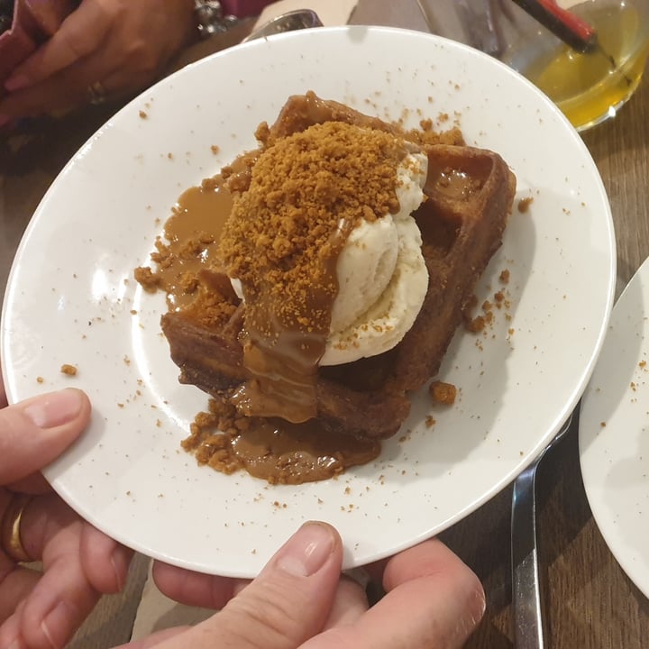 review photo of Vegivores Biscoffle shared by @becks1871 on 05 Sep 2021 - review