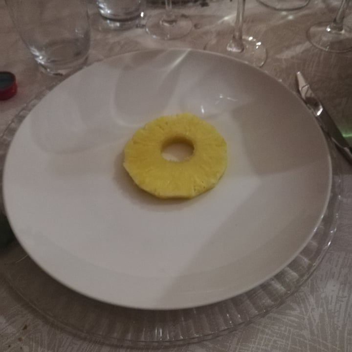 review photo of Ristorante Excalibur Frutta con gelato invisibile shared by @robyberta24 on 17 Aug 2022 - review