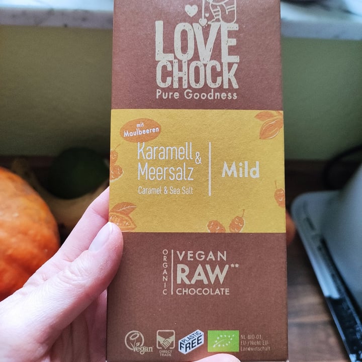 review photo of Love Chock Karamell & Meersalz Mild shared by @veganzelle on 19 Feb 2022 - review