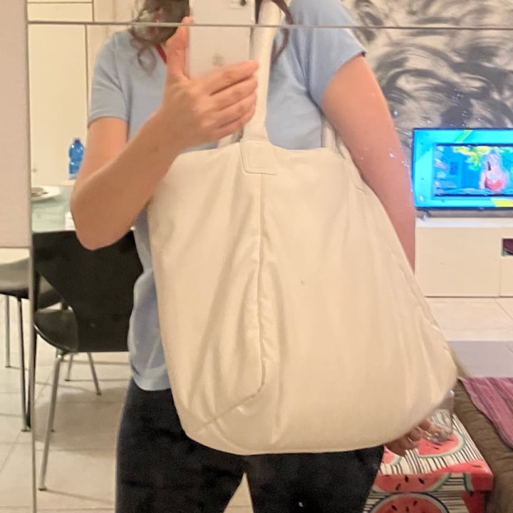 photo of H&M borsa similpelle shared by @ginkopaperina on  28 May 2022 - review