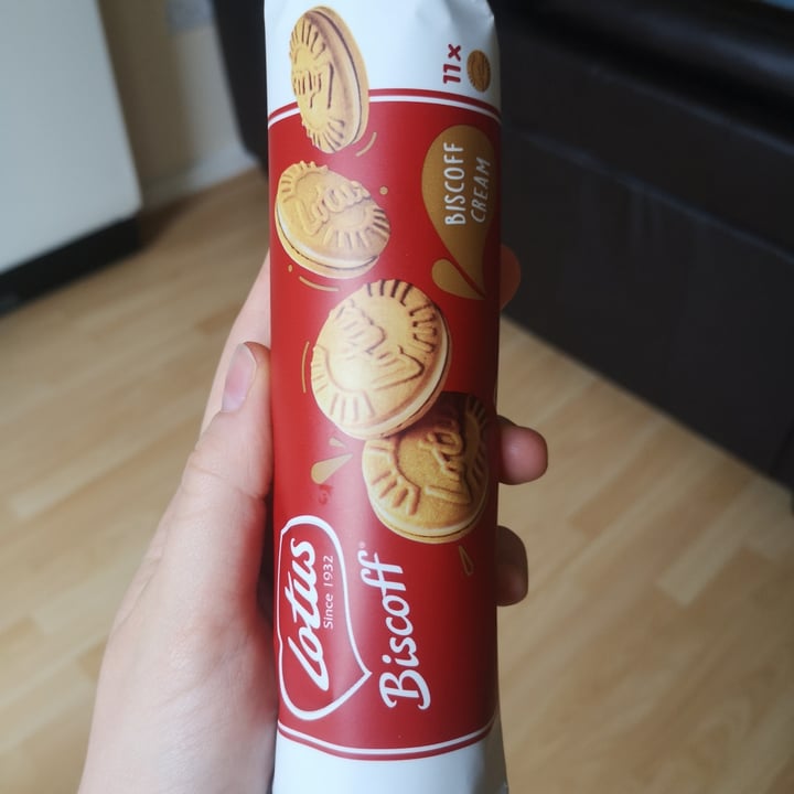 photo of Lotus Biscoff Biscoff Cream Biscuits  Vanilla Flavour shared by @mariadesantis on  18 Aug 2021 - review