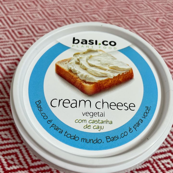 photo of Basi.co Cream Cheese Vegetal shared by @arletevegan on  10 Jun 2022 - review